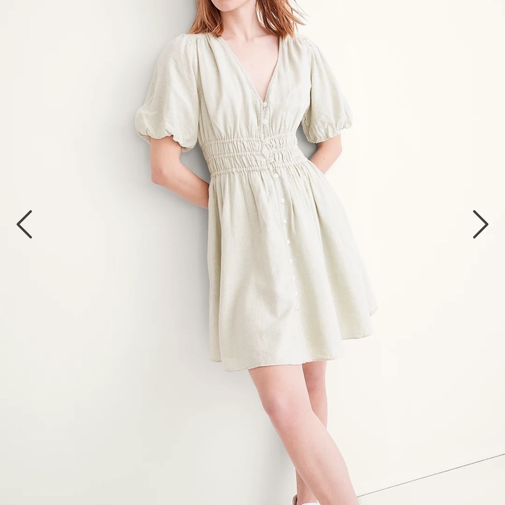 Sea foam green puff sleeve dress